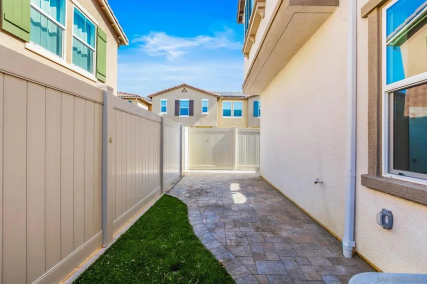 505 Pinedale photo 26
