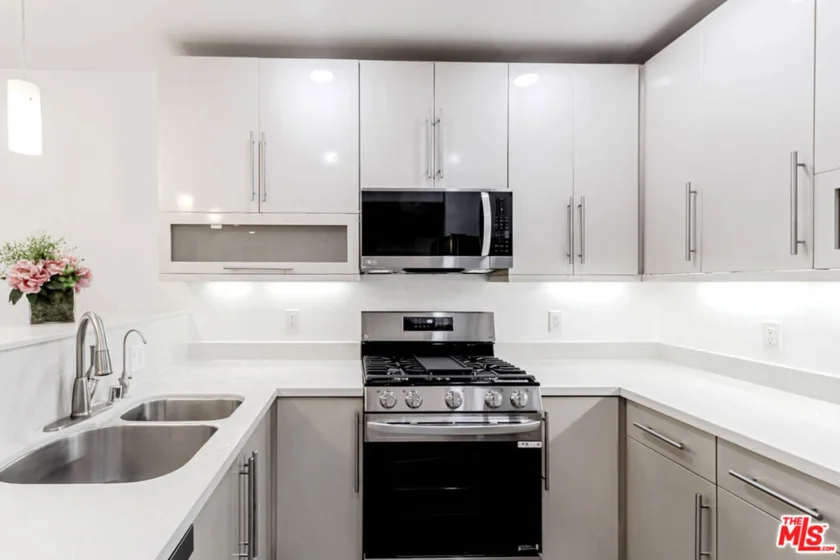 733 S Manhattan Place #501 photo 1