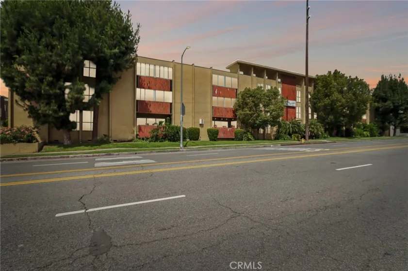6225 Coldwater Canyon Avenue #102 photo 32