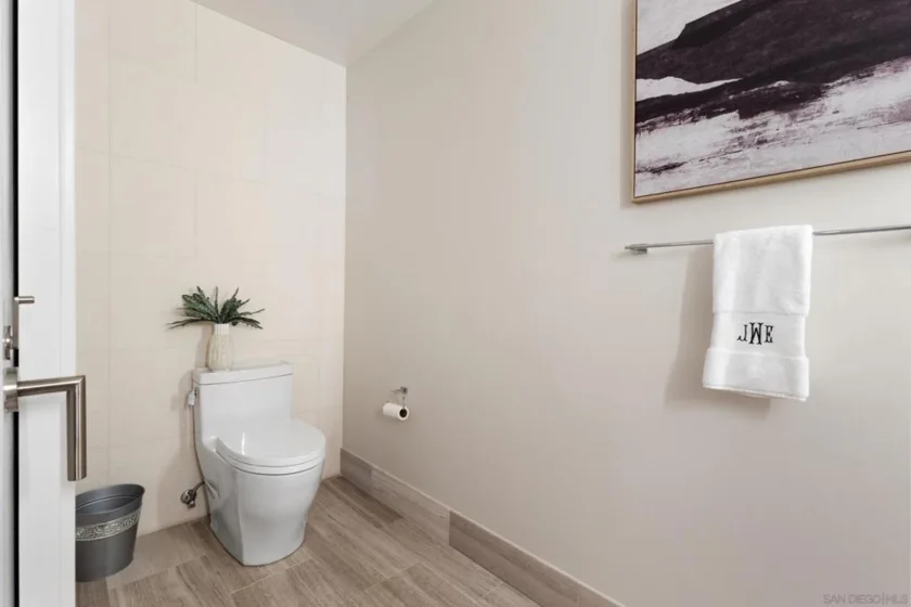 888 W E Street #2602 photo 34