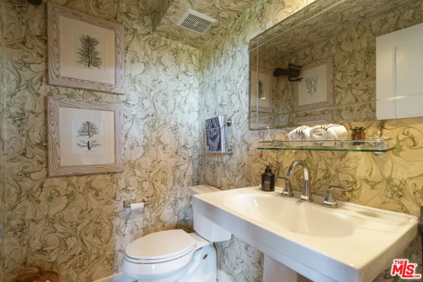 818 N Doheny Drive #302 photo 15