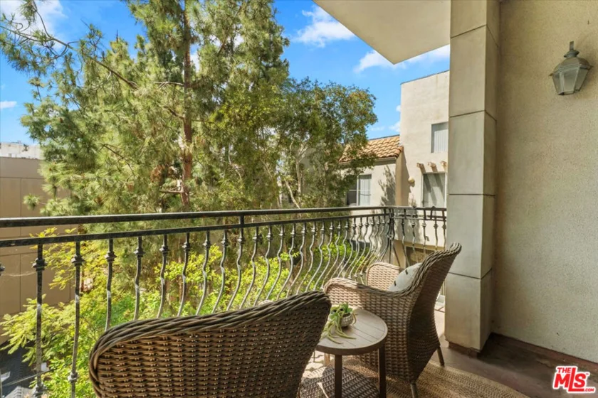 417 S Westmoreland Avenue #404 photo 16