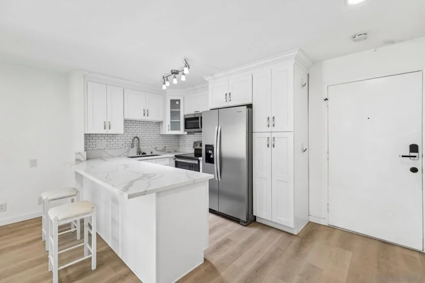 4600 Lamont Street #204 photo 8