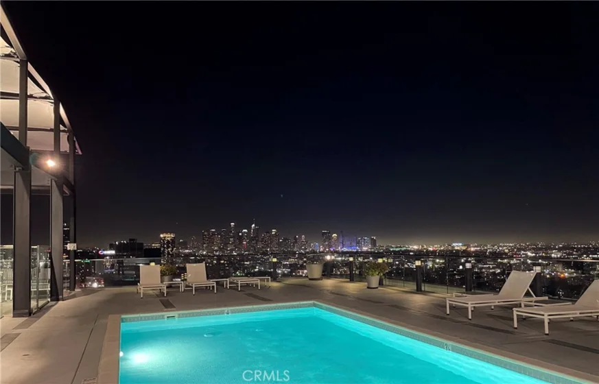 3810 Wilshire Boulevard #909 photo 25