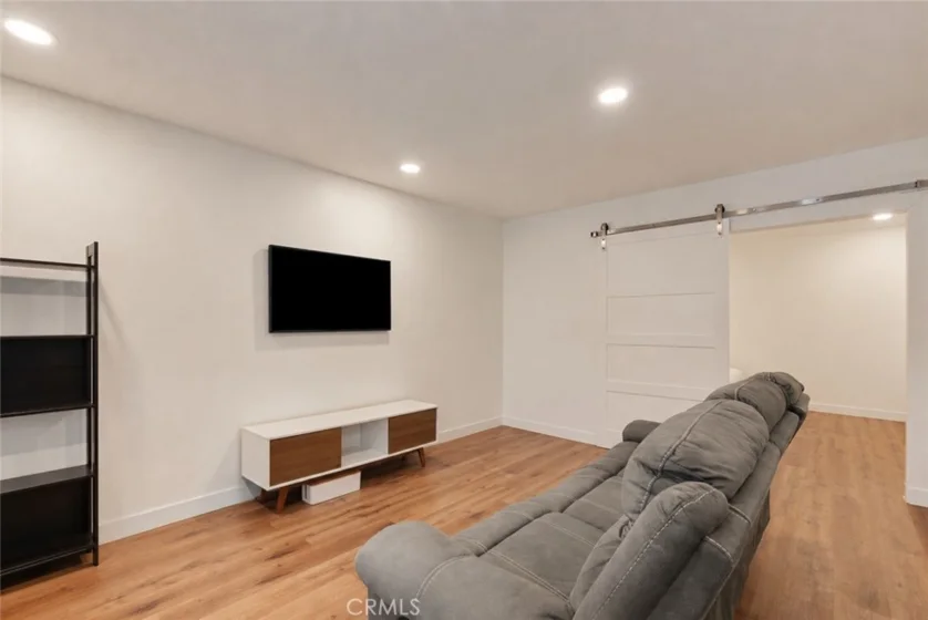 2900 Madison photo 2