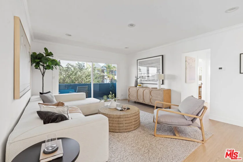 423 Pier Avenue #4 photo 1