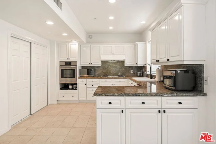 121 N Almont Drive #201 photo 16