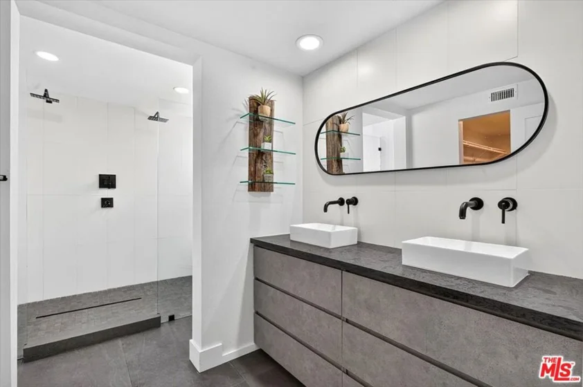 1412 N Crescent Heights Boulevard #203 photo 8
