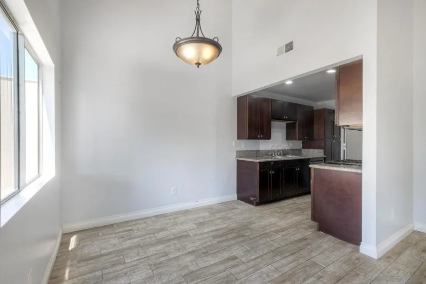 440 Parkside Drive photo 39