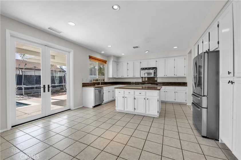 23831 Cloverleaf photo 15