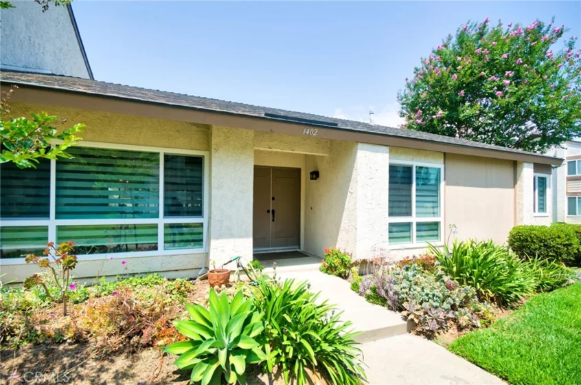 1402 Devonshire Lane photo 1
