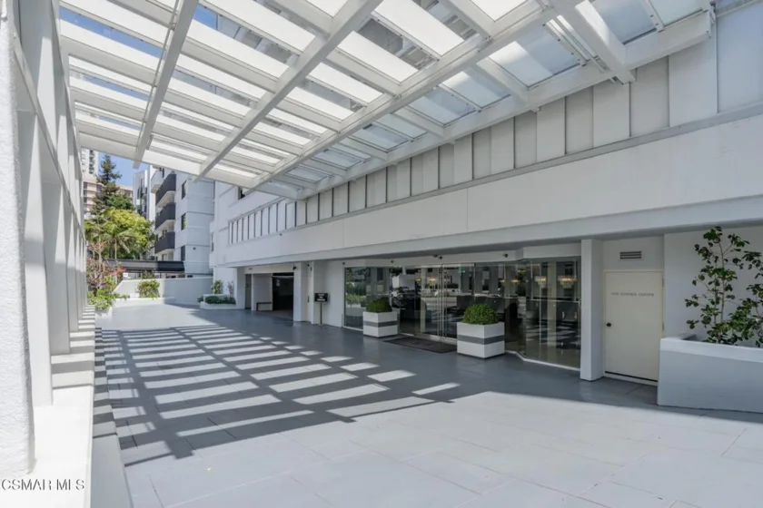10660 Wilshire Boulevard #410 photo 83