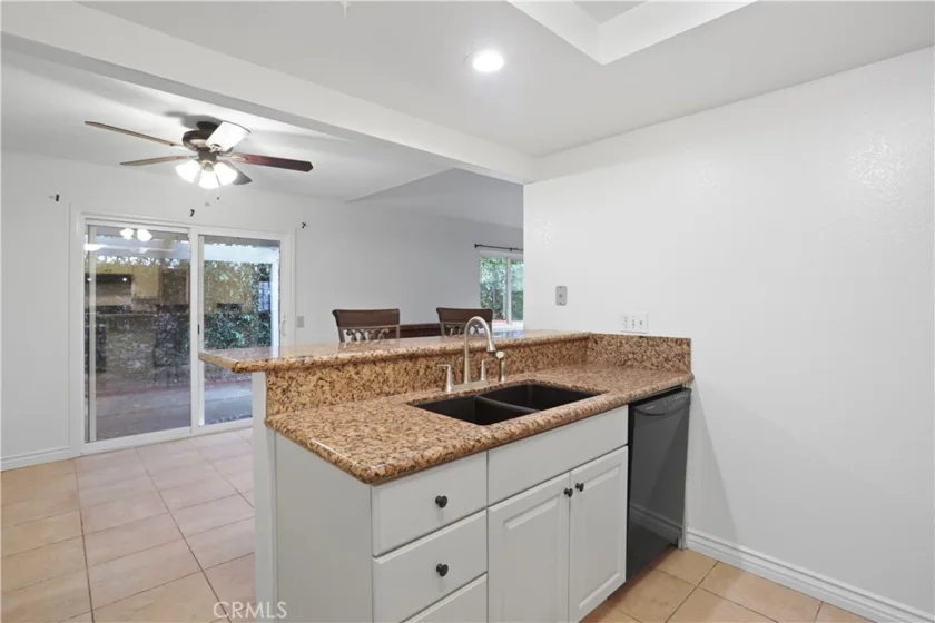 1676 Sumac photo 7