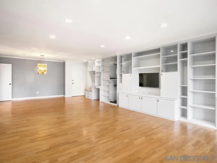4900 Rosehedge #210 photo 1