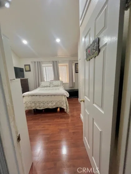 812 Inglewood photo 34