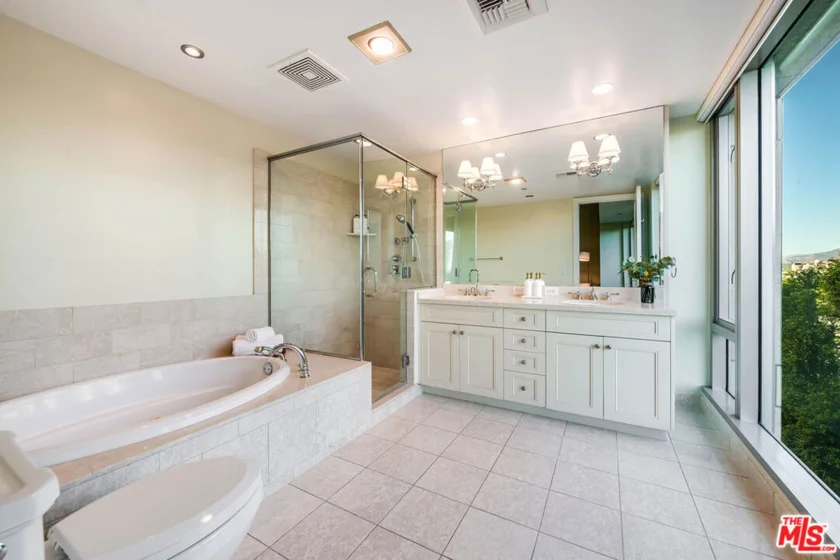 10727 Wilshire Boulevard #502 photo 24