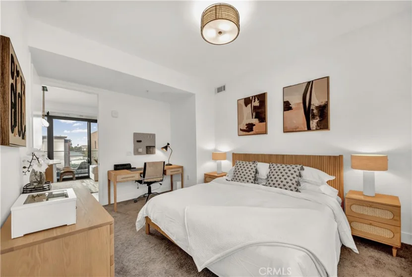 709 E Walnut Street #415 photo 6