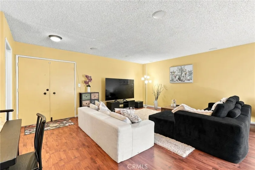 5625 Windsor Way #211 photo 2