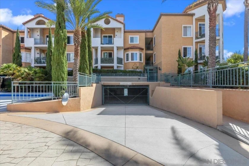 2150 Camino De La Reina #4204 photo 23