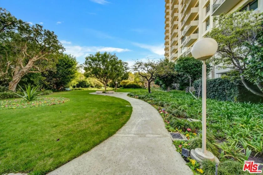 2160 Century Park East #103 photo 5