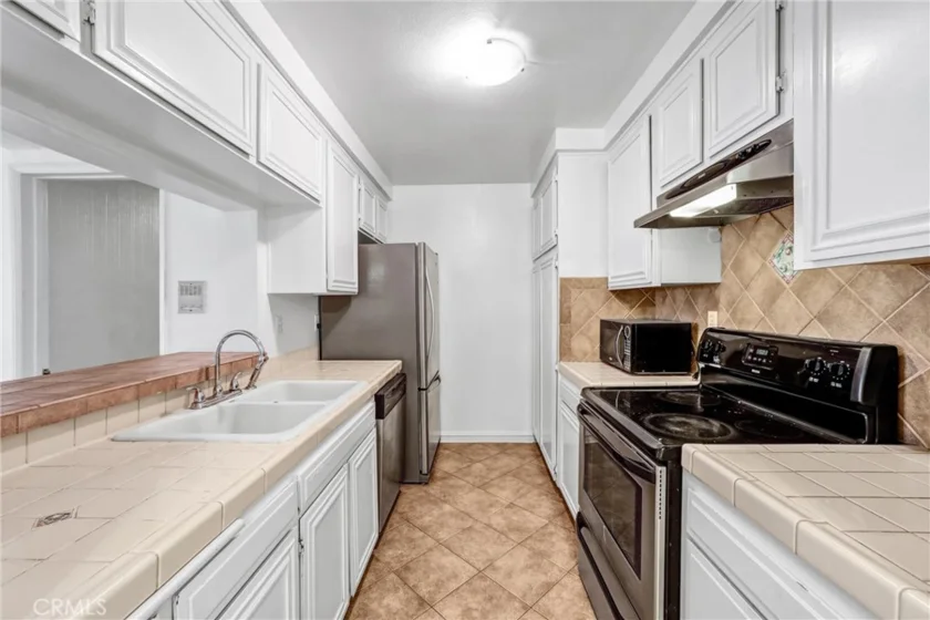 5334 Lindley Avenue #219 photo 8