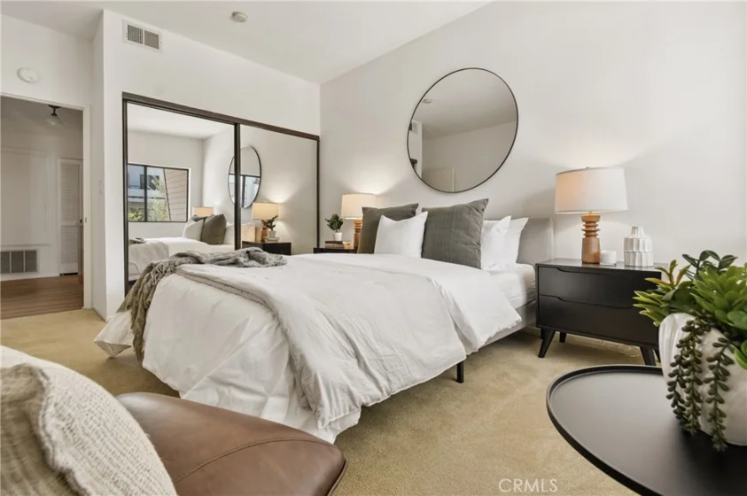 13331 Moorpark #223 photo 32