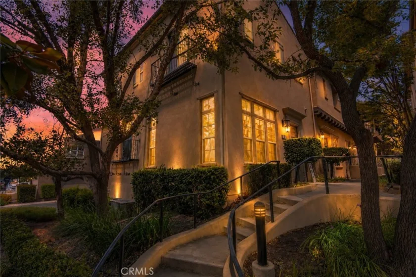 4453 Owens #101 photo 1