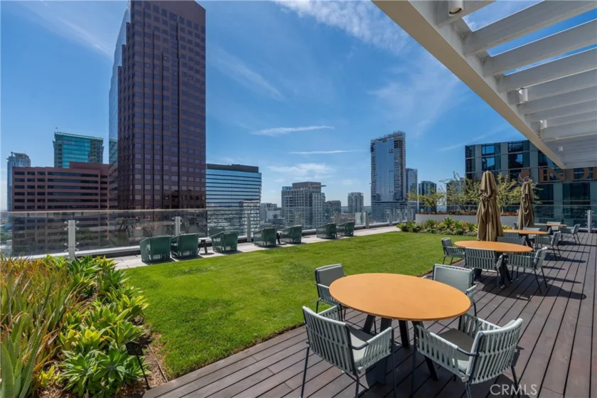 877 Francisco Street #819 photo 36