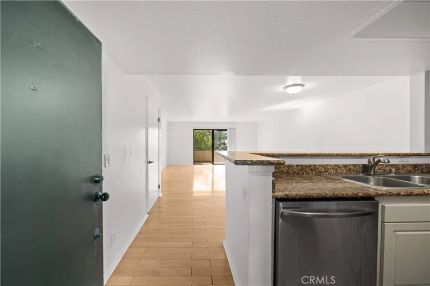 64 N Mar Vista Avenue #103 photo 3