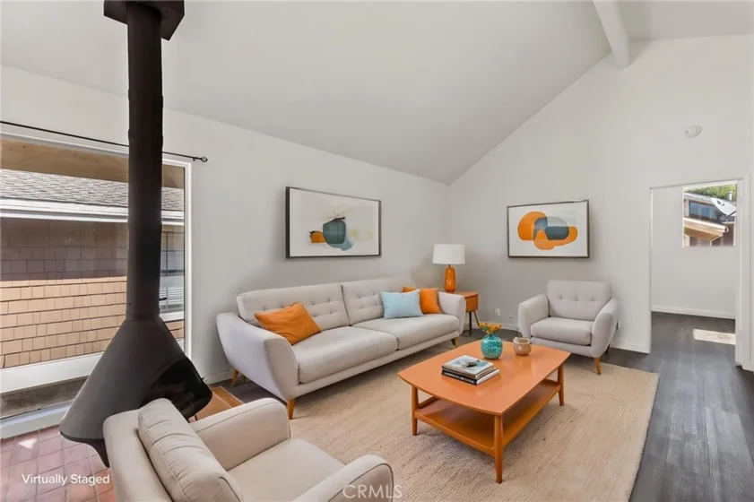 268 Pineview photo 3
