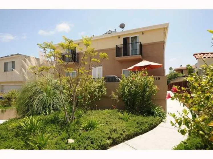 3119 Hugo Street #3 photo 1