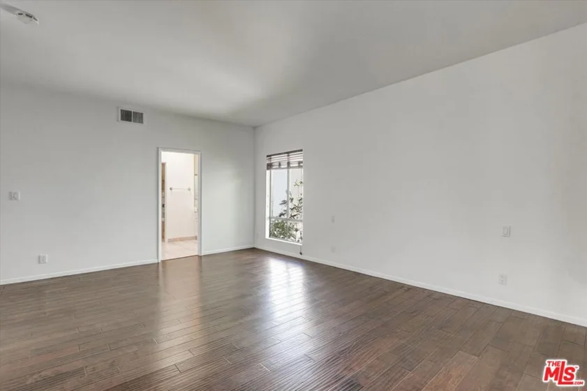 1140 Alta Loma Road #303 photo 17