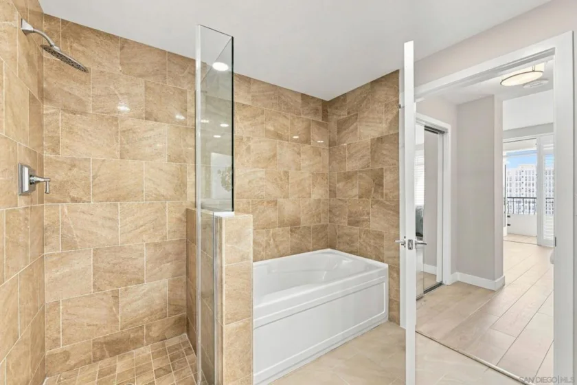 700 W Harbor Drive #1805 photo 33