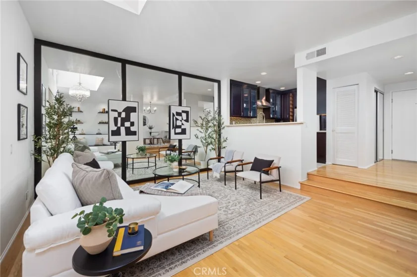 520 S Barrington Avenue #116 photo 4