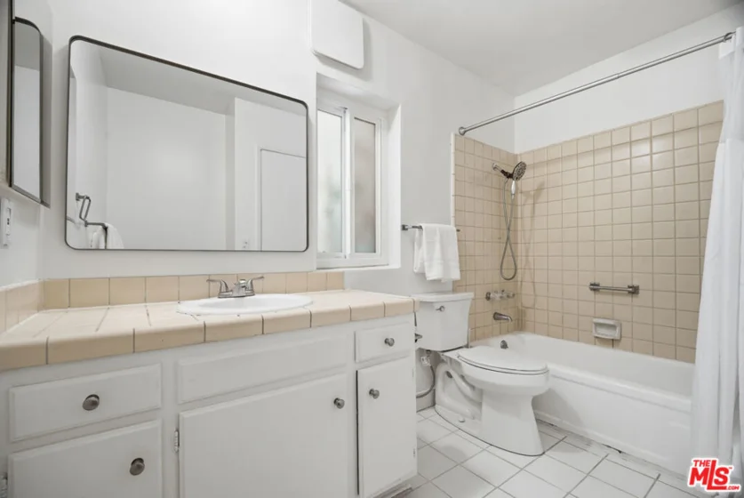 5301 Yarmouth Avenue #10 photo 7