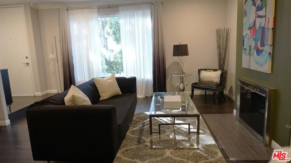 5644 Etiwanda Avenue #7 photo 1