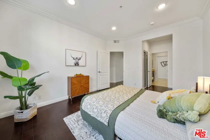 10630 Eastborne Avenue #103 photo 20