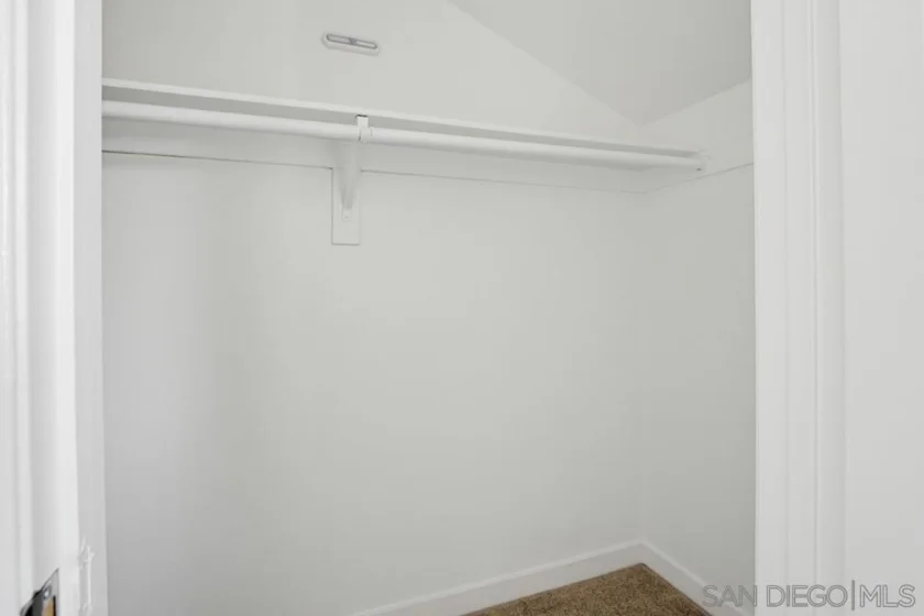 5130 N River Road #Unit B photo 38