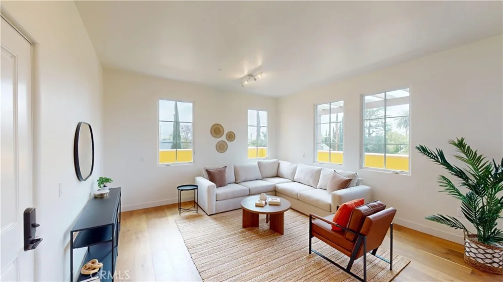 1878 E Walnut Street #319 photo 2