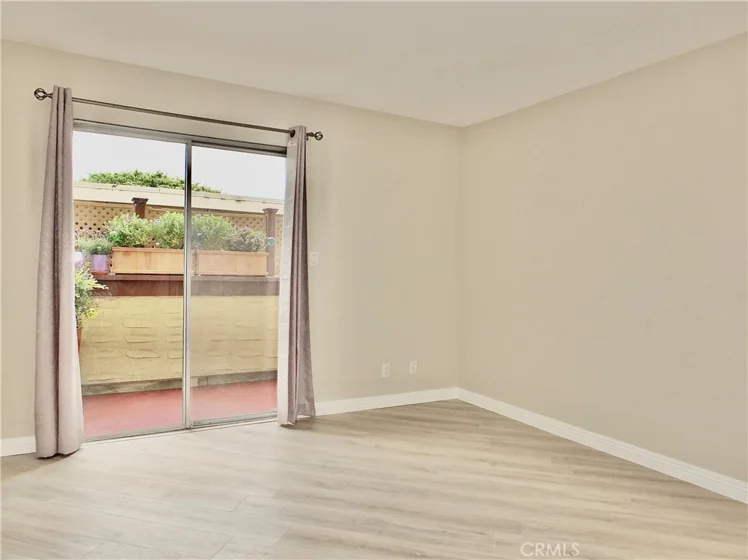 2805 E East 3rd Street #6 photo 22