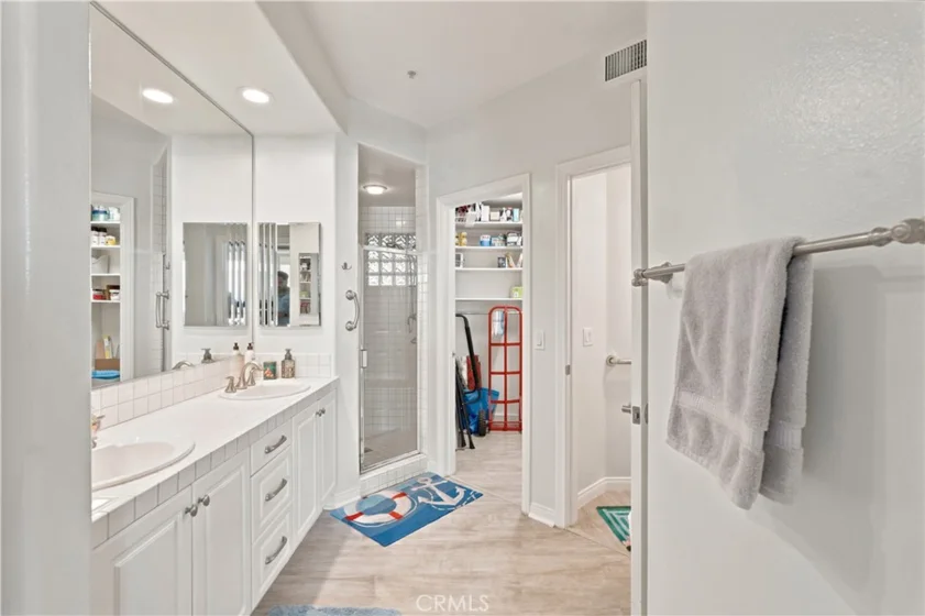4167 Warner #205 photo 18