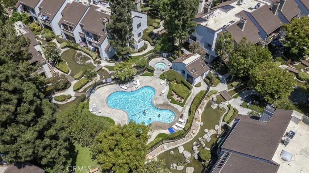 10530 N Lakeside Drive #G photo 27