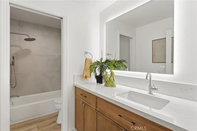 1880 Veteran Avenue #306 photo 9