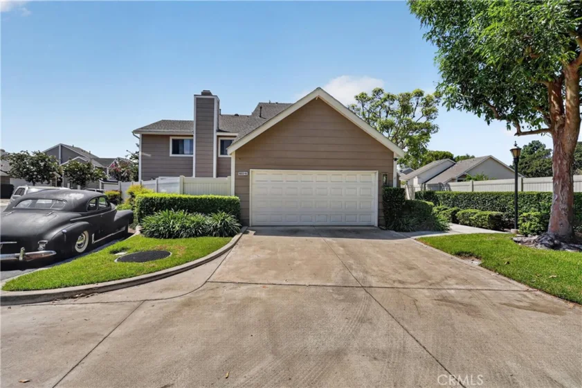 5037 E Almond Avenue #5 photo 2