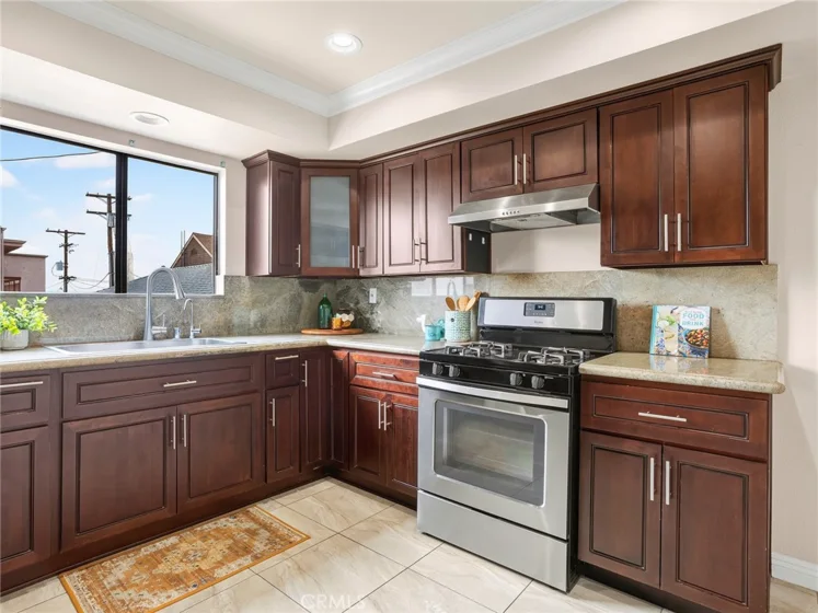 635 E Elmwood Avenue #203 photo 3
