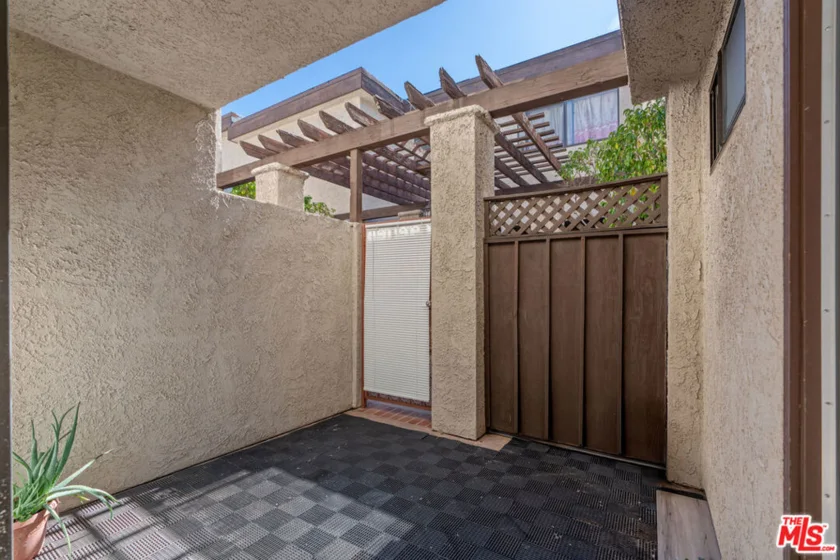 9210 Van Nuys Boulevard #11 photo 22