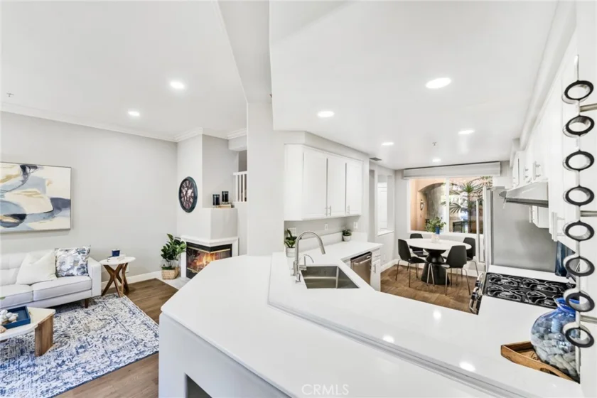 2645 Dunstan photo 12