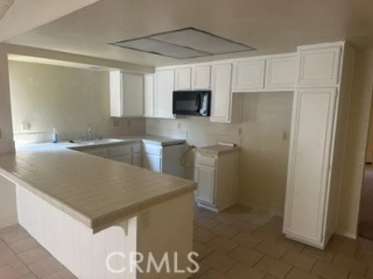 5050 Canyon Crest photo 3