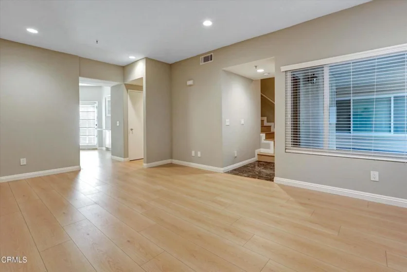 719 E Tujunga Avenue #C photo 43