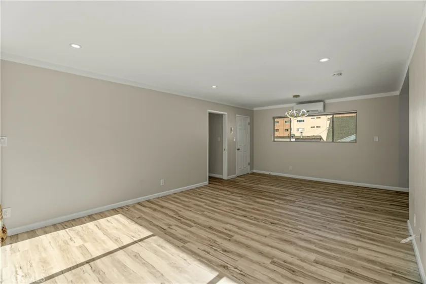 401 W 5th Street #3B photo 5